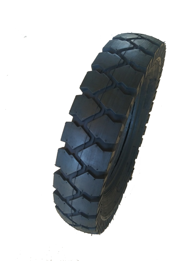 礦山專用輪胎1.jpg